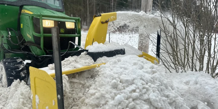 professional snow blowing olean